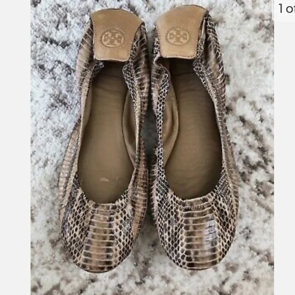 Tory Burch Snake Flats for Women for sale - eBay Tory Burch flats. Snakeskin. Cream with round toe. main image 1